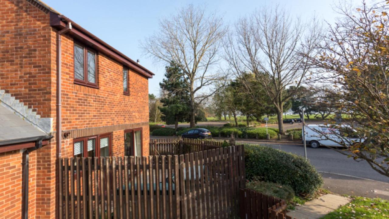 Fantasea Villa Poole Exterior photo